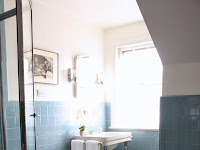 old blue tiled bathroom decorating ideas