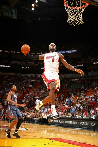 lebron james miami heat dunk. lebron james dunk heat.