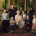  The Queen of England surrounded by her great-grandchildren & grandchildren in new portrait released to mark her 90th birthday 
