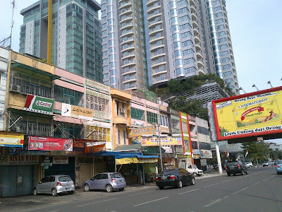 Grand Swiss-Belhotel Medan view dari arah Jl. Gadjah Mada