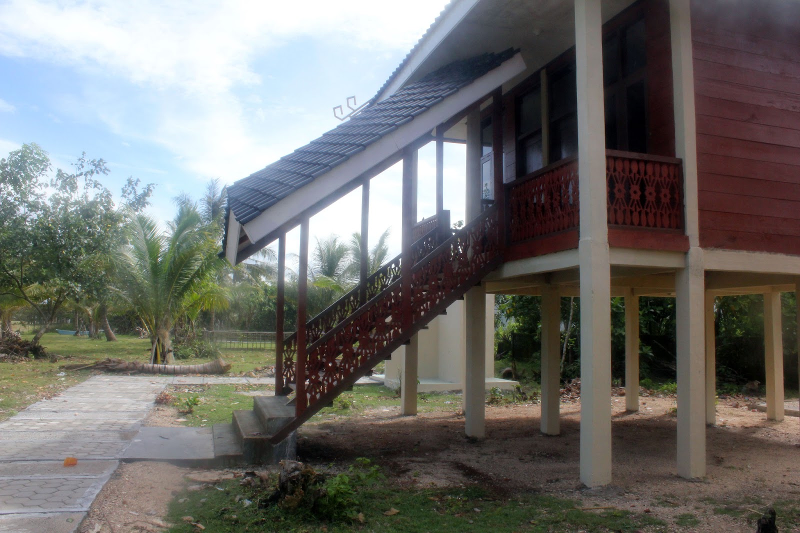 Desain Rumah Panggung Beton Dev Ryoko