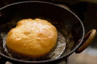 deep frying bhatura