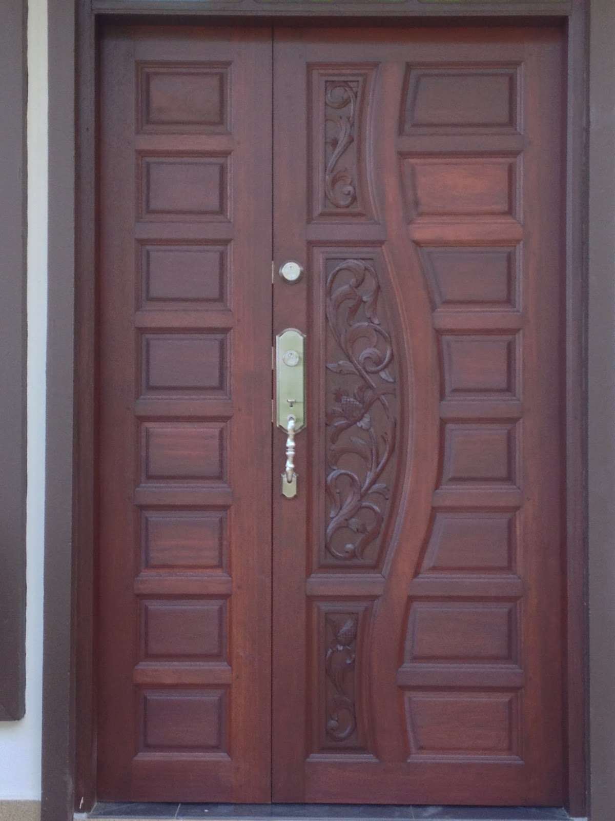 KAYU UKIRAN TERENGGANU FRAME DAN PINTU UTAMA KAYU UKIRAN TERENGGANU FRAME DAN PINTU UTAMA