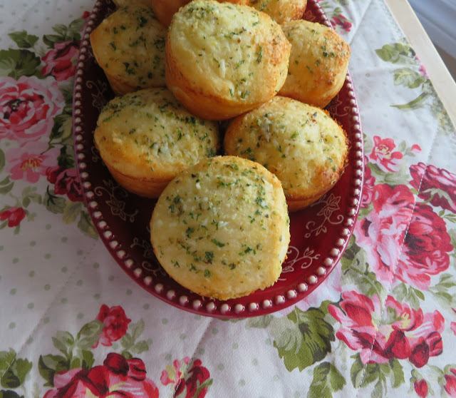 Easy Garlic & Herb Rolls