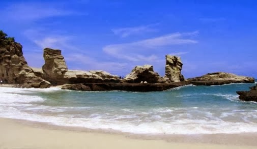 Ragam Wisata Di Indonesia Menikmati Keindahan Pantai Klayar