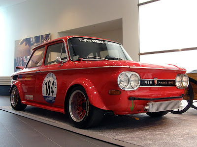 Exhibici n de 2 autos antiguos de Audi