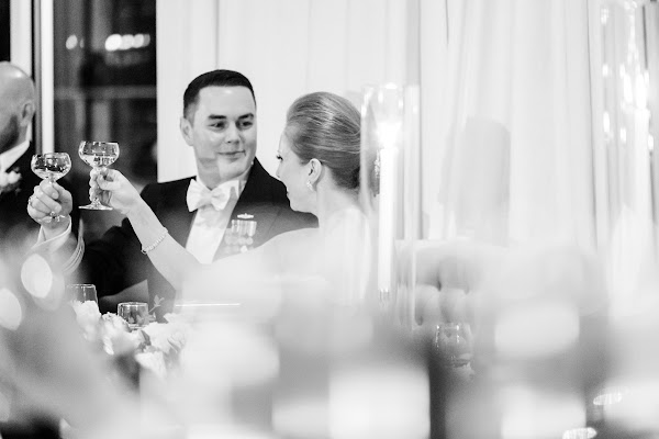 Annapolis MD Wedding at Naval Academy Chapel and Severn Inn by Heather Ryan Photography