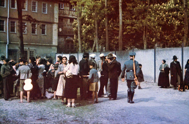 Sinti in the courtyard of Hohenasperg Prison prior to their deportation to camps in Poland. May 22, 1940.