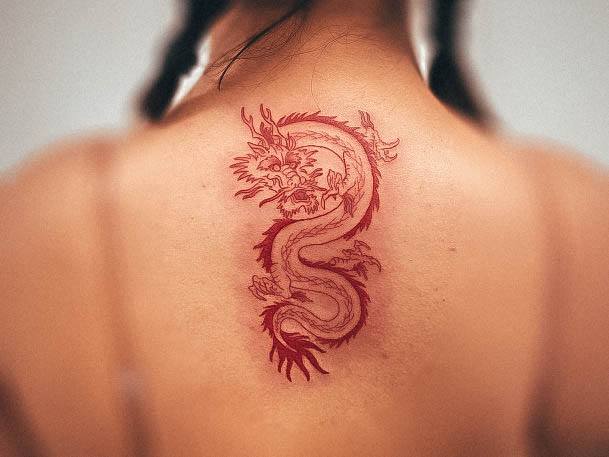 38 tatuagens de dragão que vão inspirar vocês