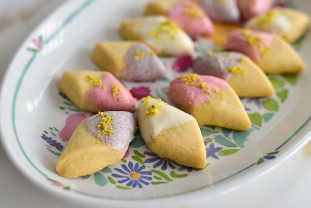 Pastel Dipped Shortbread (Graybeh)