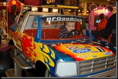 chuckecheese-23