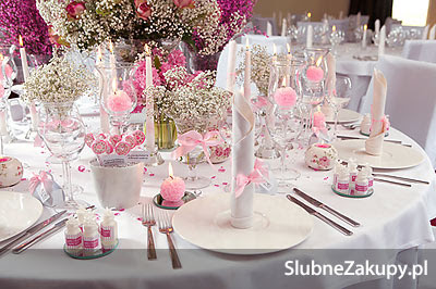 Dekoracje stołów weselnych - Różowe Marzenie Pełne Słodyczy