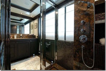 Os  interiores de luxuosos iates 24