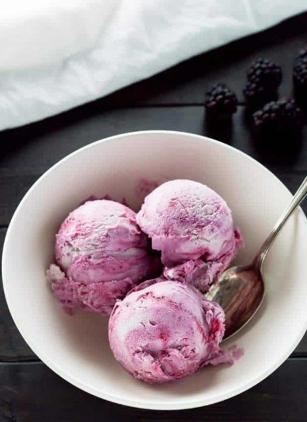 Fresh Blackberry Ice Cream