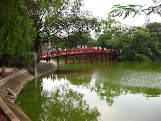 Hoan Kiem bridge