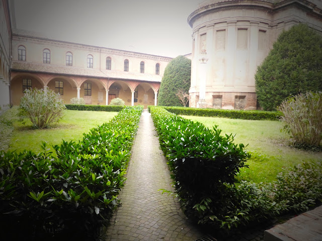 Basilica di San Domenico-Bologna-Chiostro