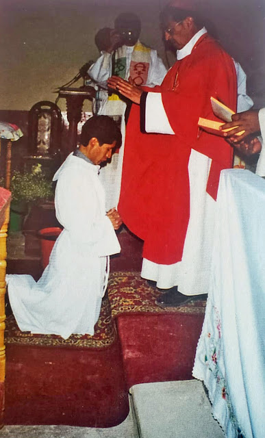 Pater Harnan Diakonatsweihe in Colquechaca, 9. Mai 1998