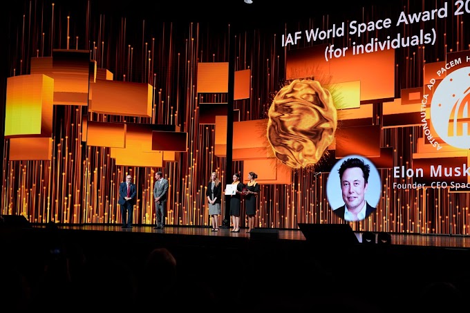 Elon Musk da SpaceX, ganha o Prêmio Espacial Mundial da IAF