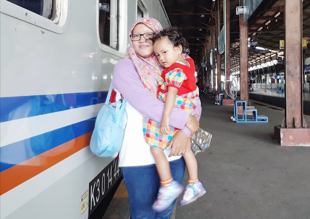 pengalaman naik kereta dengan anak