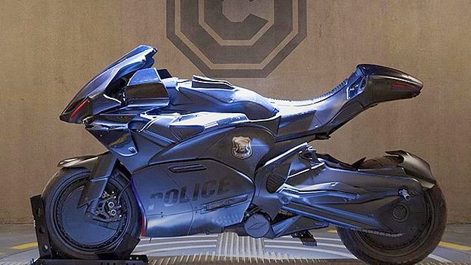 Sepeda Motor RoboCop 2014 - Kawasaki Z1000