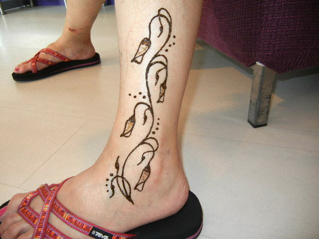 henna design for leg