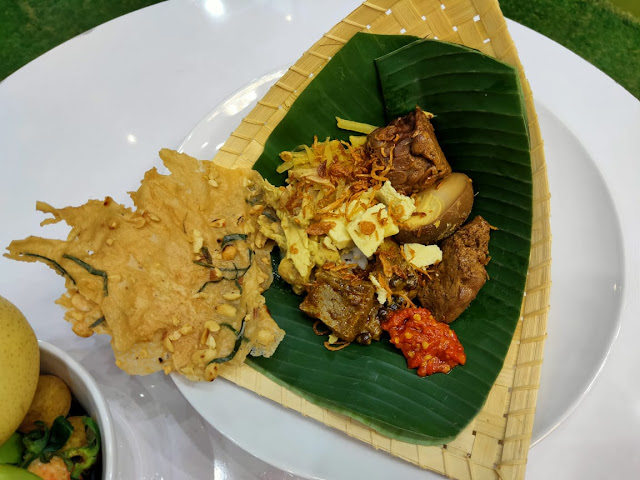 nasi loket fleudelys