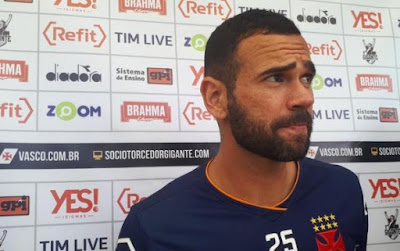 Corinthians admite que Leandro Castan ficará no Vasco e já mira outras opções