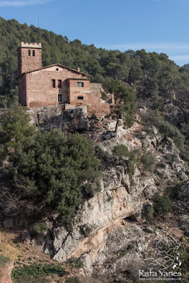 Ruta: Puig de la Creu (668 m.). Un castillo coronando un pico (Els 100 Cims)