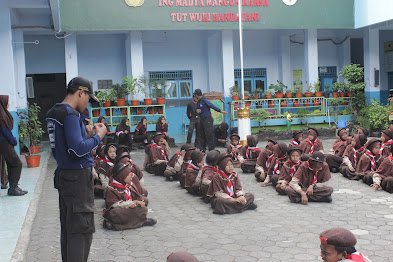 dokumentasi pramuka taman dewasa bersama axis