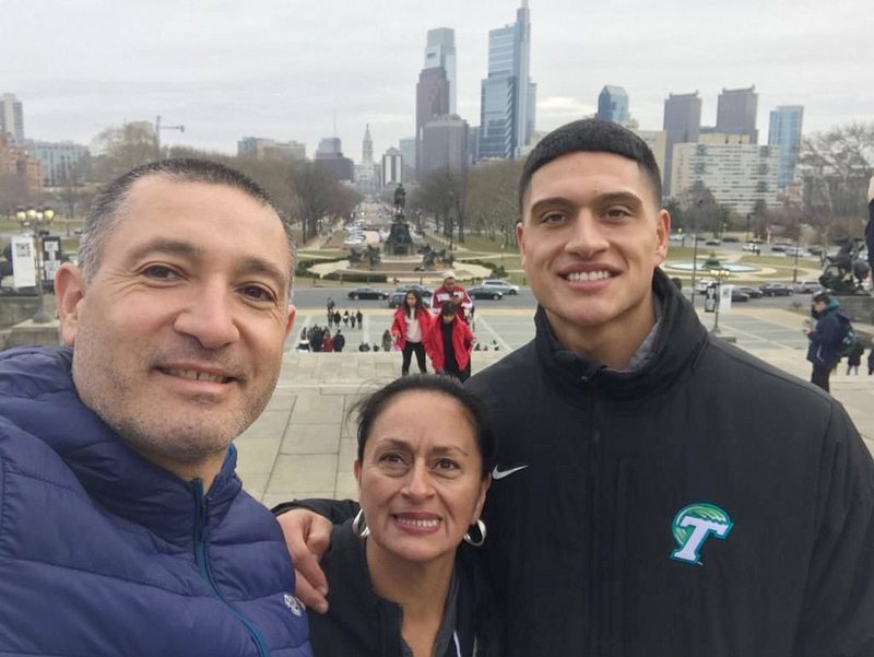 Sammis Reyes quedó en el plantel oficial de Washington y su papá está feliz