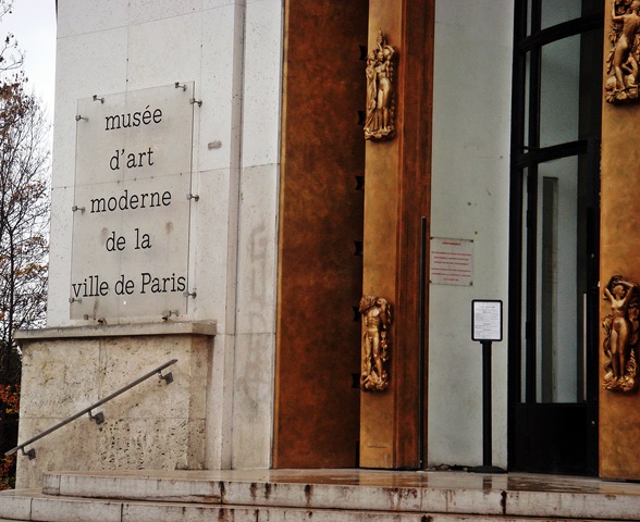 pariis 235