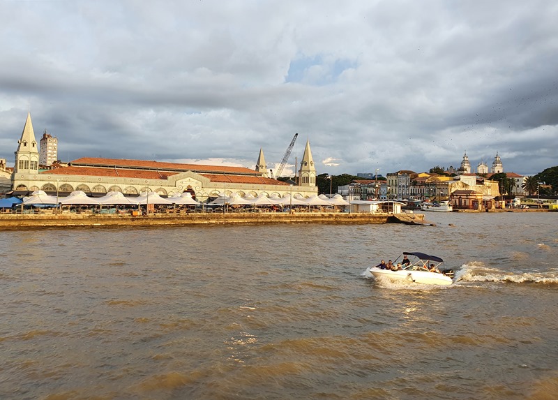 Passeio de barco orla Belém