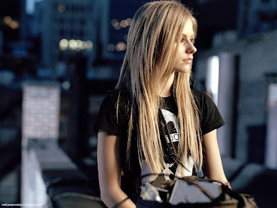 Avril Lavigne desktop wallpapers and photos