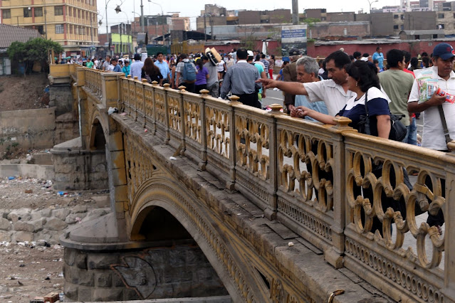Puente Balta, al fondo el Jr. Andahuaylas