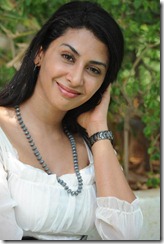 Gayathri hot photo1
