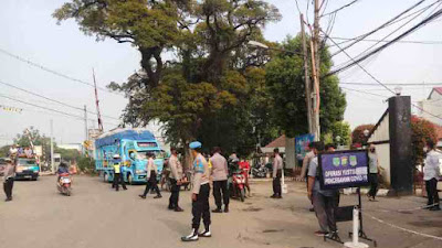 Polsek Cikarang Utara Galakan Operasi Yustisi  Dengan Membagikan Masker Gratis.