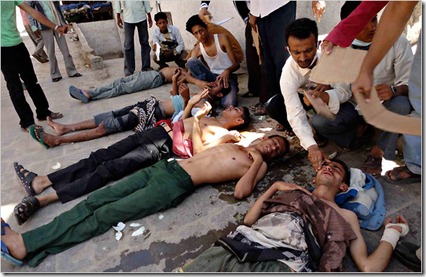 Protesters who had inhaled tear gas in clashes with the police on Sunday in Taiz, where hundreds of people were reported injured