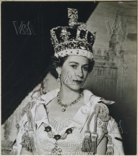 queen elizabeth ii coronation portrait. QUEEN ELIZABETH II CORONATION