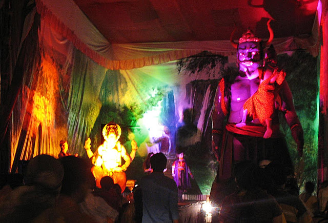 spectators at the pandal