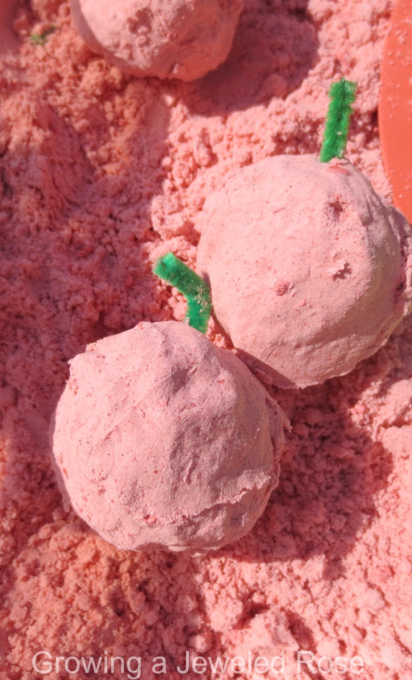 Make cloud dough for kids that smells just like apple pie!  This apple play dough is made using a no-cook recipe, too! #appleclouddough #appleclouddoughhowtomake #applecraftspreschool #appleplaydough #appleplaydoughnocook #appleactivities #appleactivitiesforkids #clouddough #clouddoughrecipe #fallcrafts #growingajeweledrose #activitiesforkids