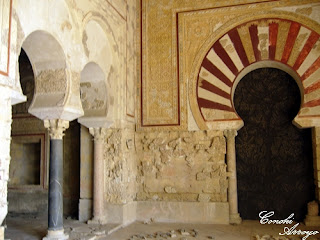 Interior del salón de Abd al -Rahman III, uno de los laterales