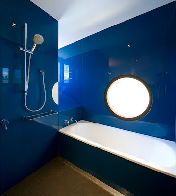 Baño azul