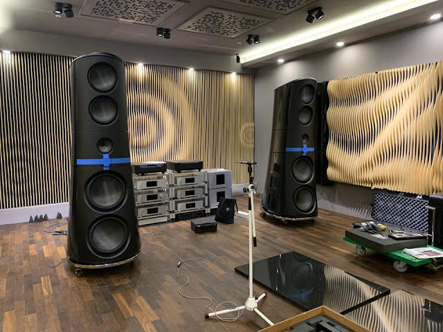 Magico M9 a ton of weight and a million dollar price tag