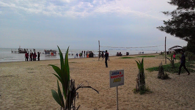 PANTAI KARANGJAHE