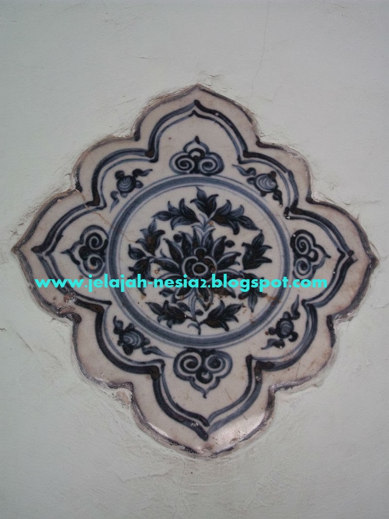 Jelajah Nesia 2 Ragam Motif Keramik Kuno Di Masjid 