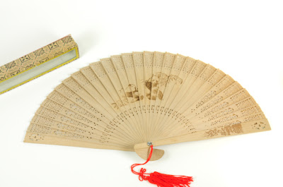 Fragrant sandalwood fan