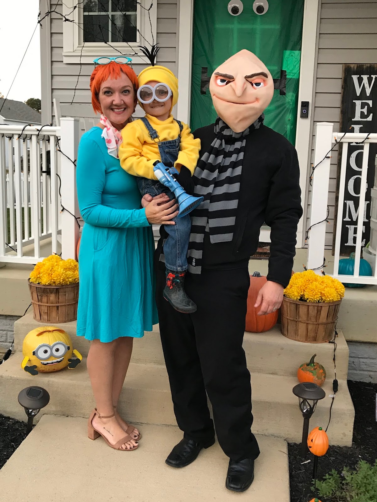 Momfessionals Family Costume Ideas Part Two
