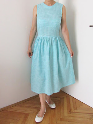 https://ladylinaland.blogspot.com/2018/06/turquoise-gingham-retro-dress.html