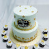 2 tiers wedding cake + cupcakes