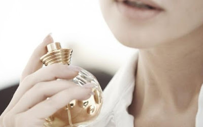 طرق لعطر يدوم طويلاً